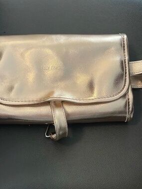 Lily England - Metallic Foldover Makeup Bag (Rose Gold)